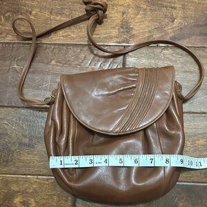 Chic Tan Leather Crossbody Bag